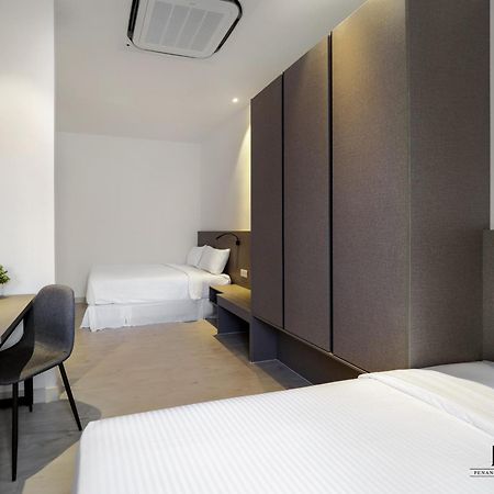 Hutton Central Hotel Managed By The Ascott Limited Джордж Таун Екстериор снимка